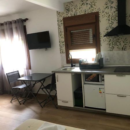 Hostal-Restaurante Fogon De Gredos Гисандо Екстериор снимка