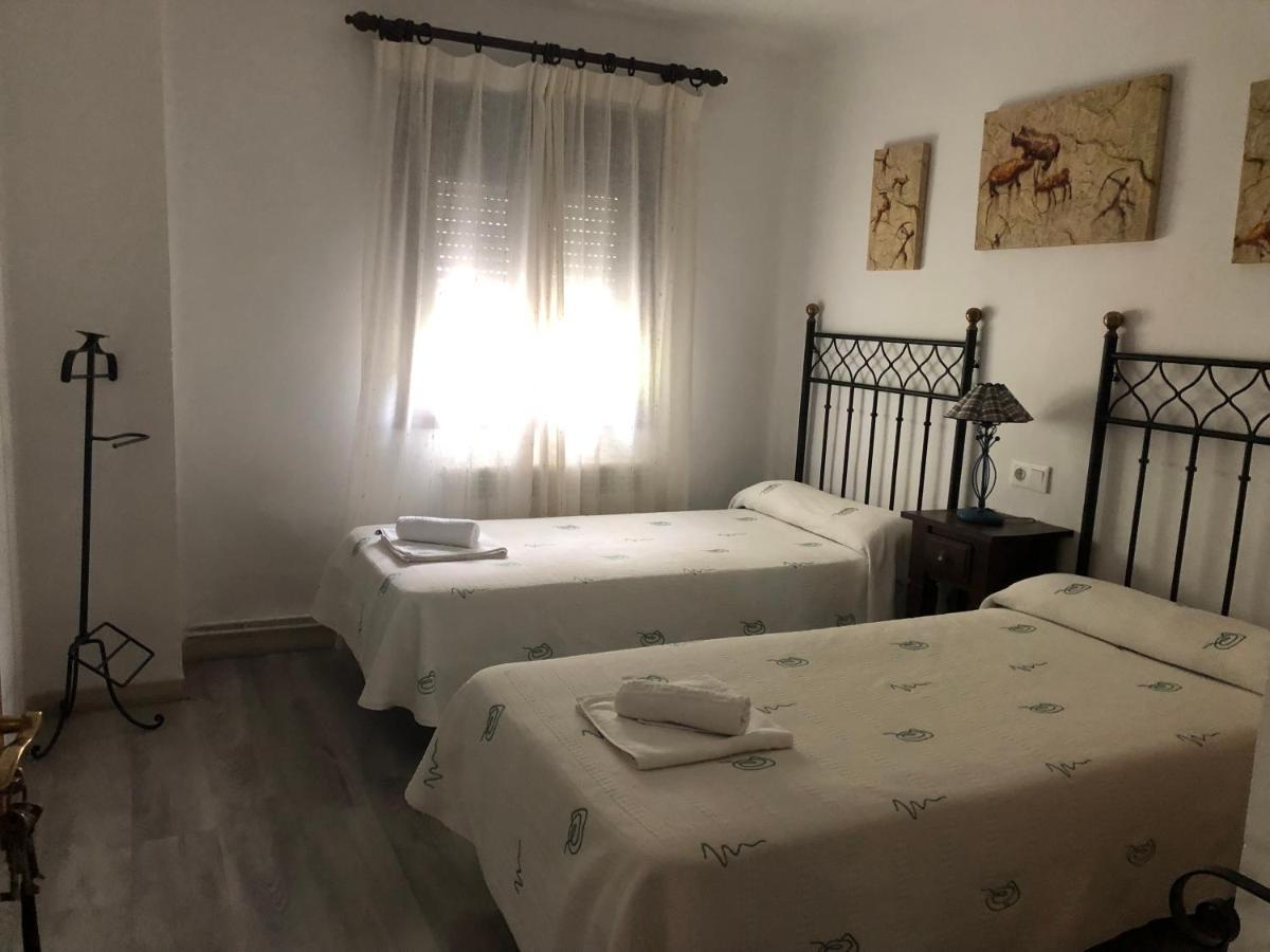 Hostal-Restaurante Fogon De Gredos Гисандо Екстериор снимка