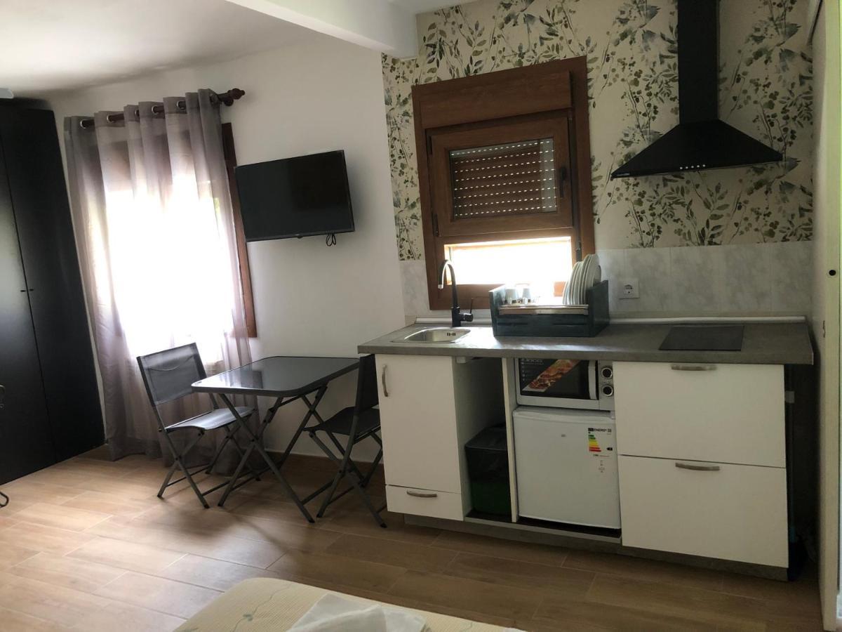 Hostal-Restaurante Fogon De Gredos Гисандо Екстериор снимка