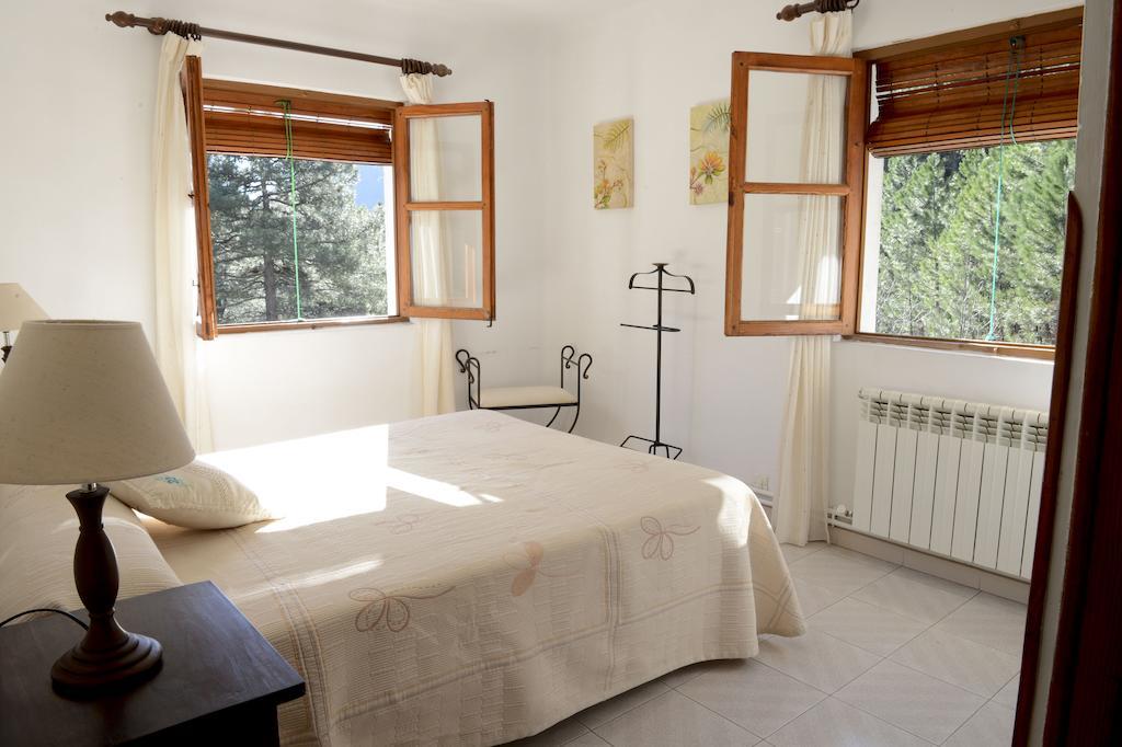 Hostal-Restaurante Fogon De Gredos Гисандо Стая снимка