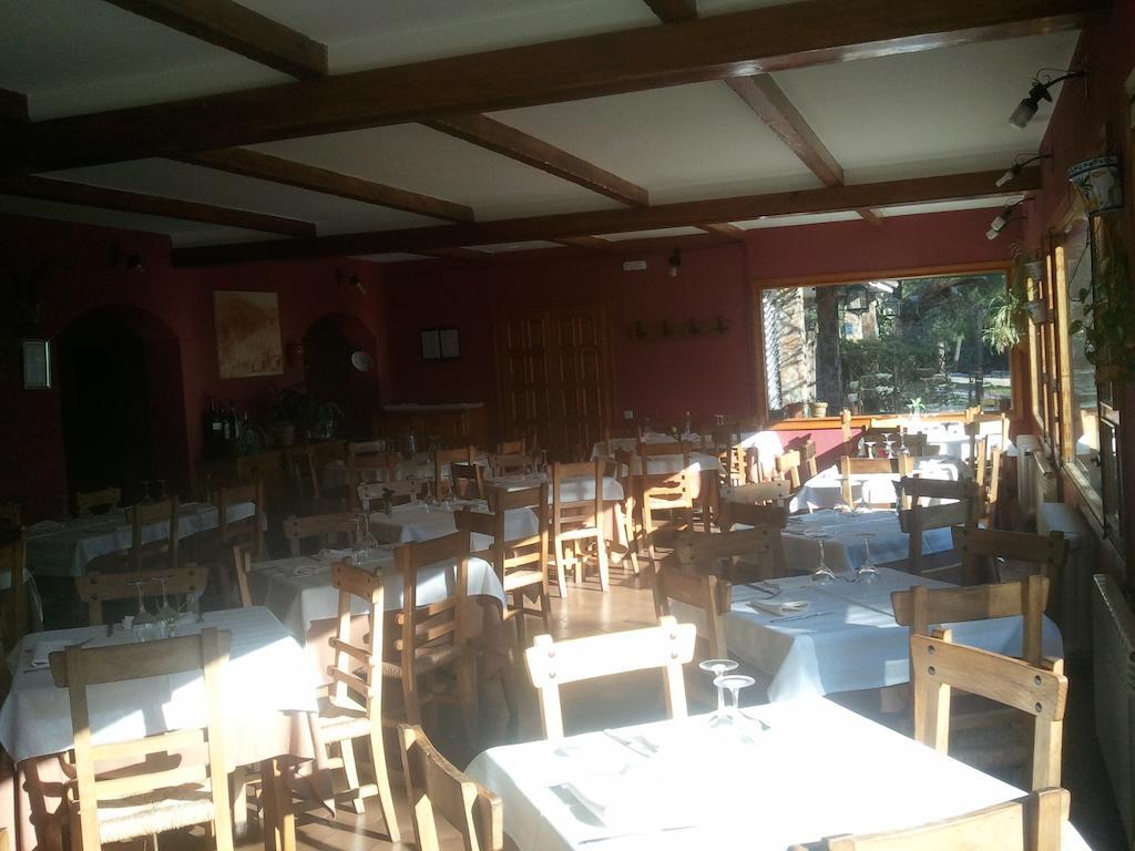 Hostal-Restaurante Fogon De Gredos Гисандо Екстериор снимка