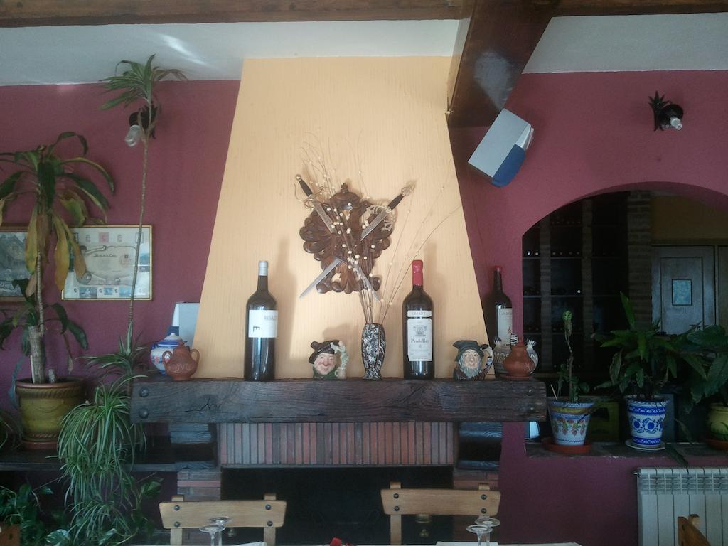 Hostal-Restaurante Fogon De Gredos Гисандо Екстериор снимка