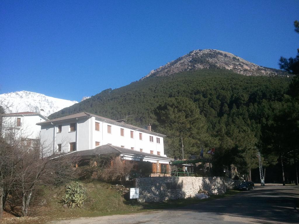 Hostal-Restaurante Fogon De Gredos Гисандо Екстериор снимка