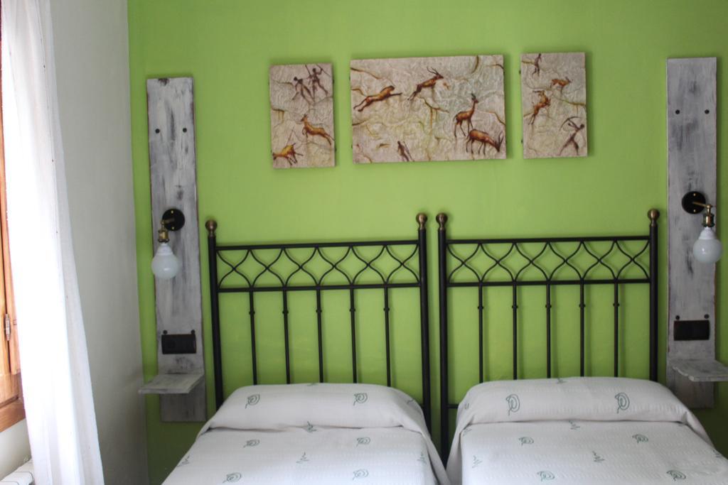 Hostal-Restaurante Fogon De Gredos Гисандо Екстериор снимка