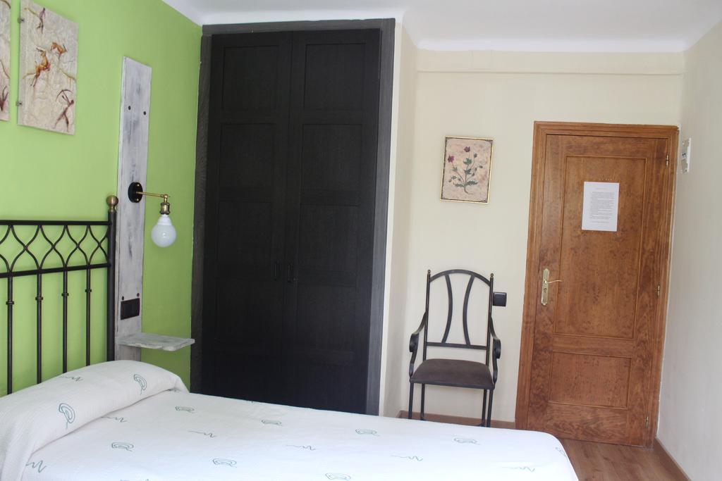 Hostal-Restaurante Fogon De Gredos Гисандо Екстериор снимка