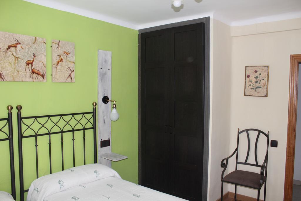 Hostal-Restaurante Fogon De Gredos Гисандо Екстериор снимка