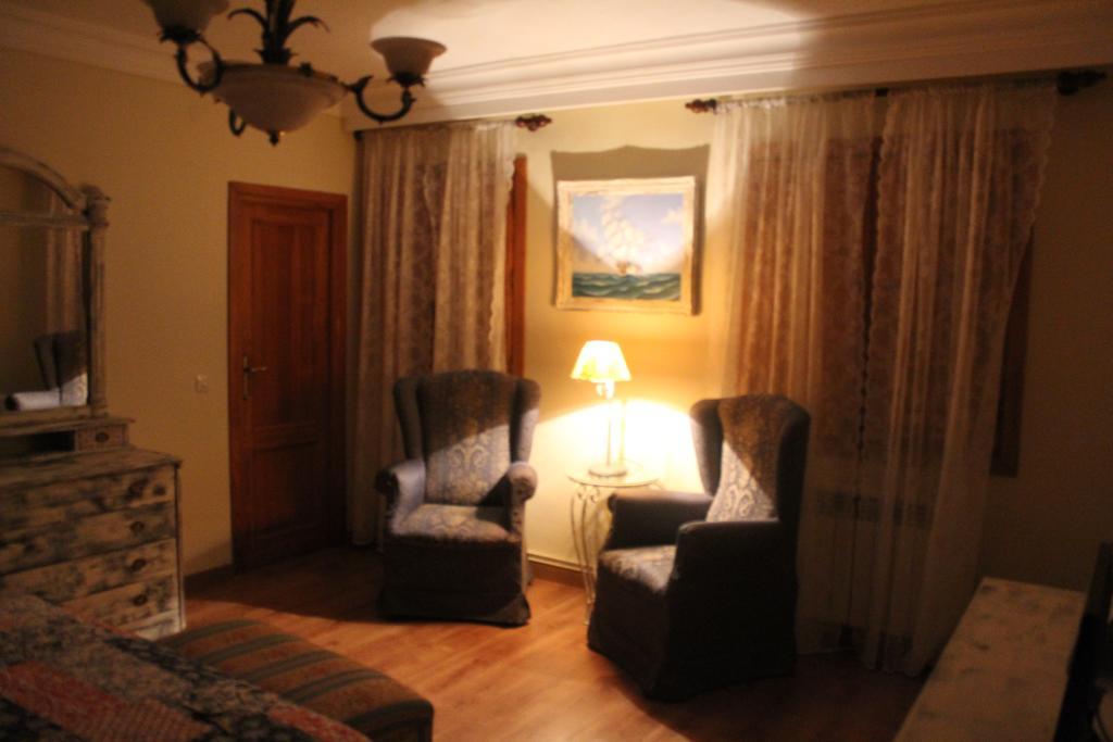 Hostal-Restaurante Fogon De Gredos Гисандо Екстериор снимка