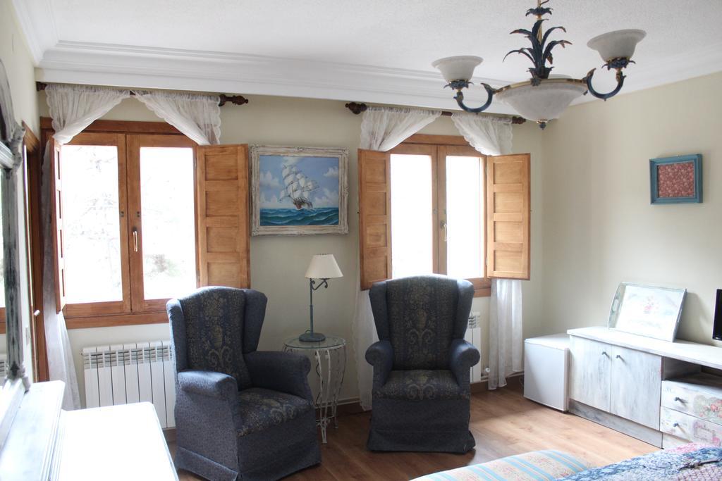Hostal-Restaurante Fogon De Gredos Гисандо Екстериор снимка