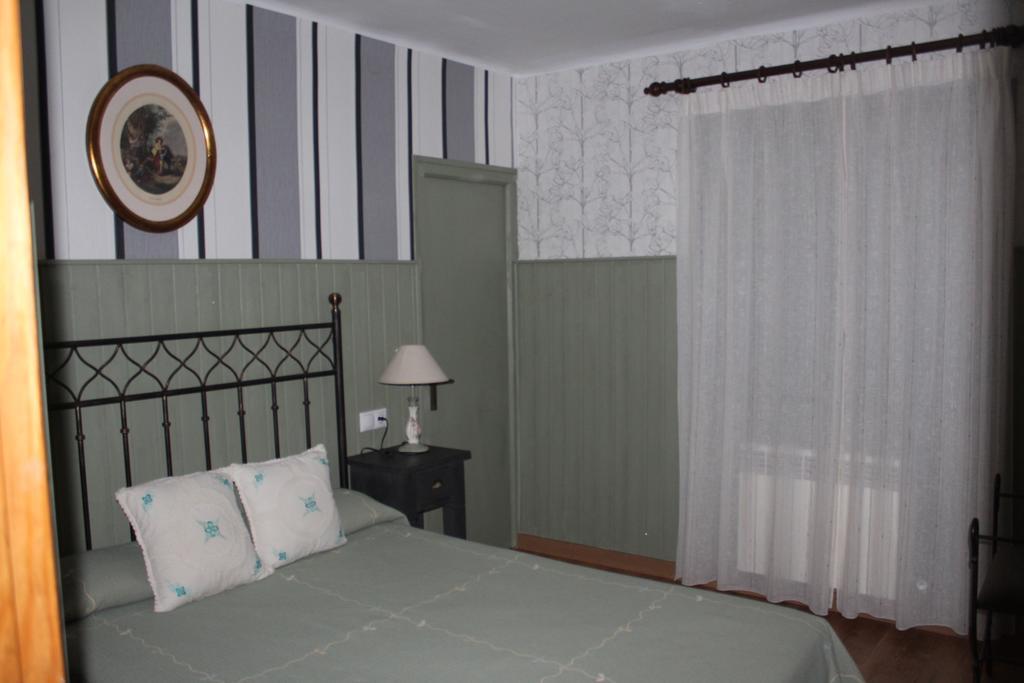 Hostal-Restaurante Fogon De Gredos Гисандо Екстериор снимка
